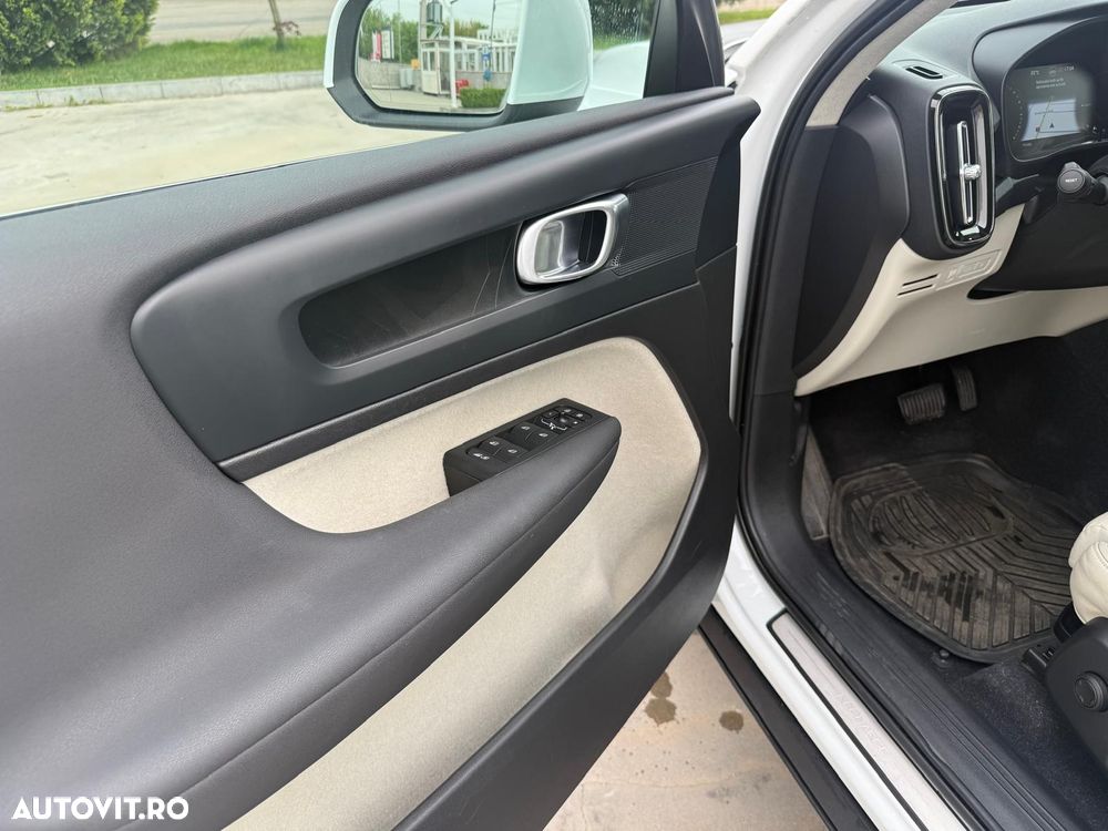Volvo XC 40 Recharge T4 Twin Engine AT7 Inscription Expression - 2