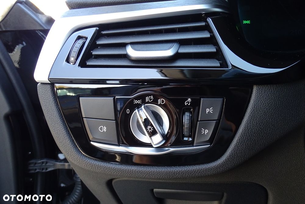 BMW Seria 5 520d mHEV Luxury Line - 28