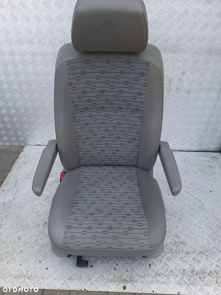 FOTEL LEWY PRZÓD KIEROWCY PODŁOKIETNIKI VW TRANSPORTER T5 CARAVELLE - 1