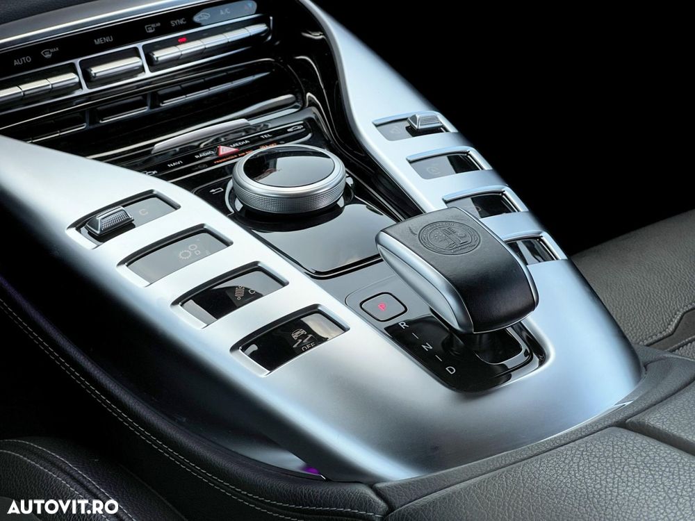 Mercedes-Benz AMG GT - 11