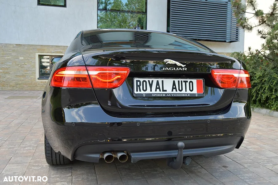 Jaguar XE - 7
