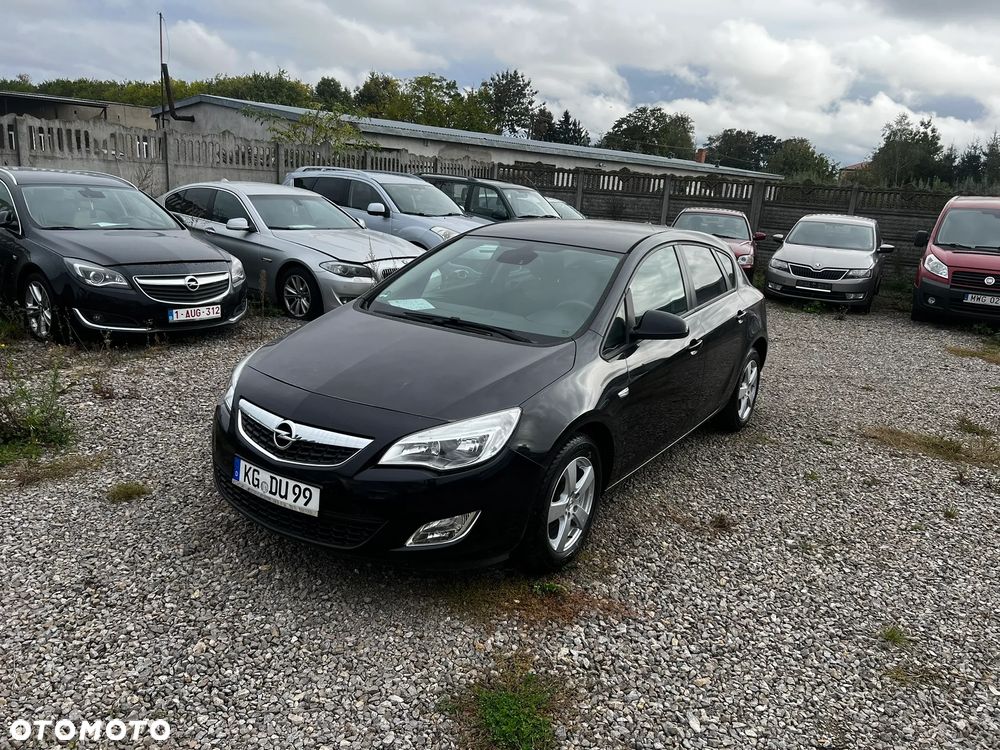 Opel Astra 1.6 Design Edition - 1
