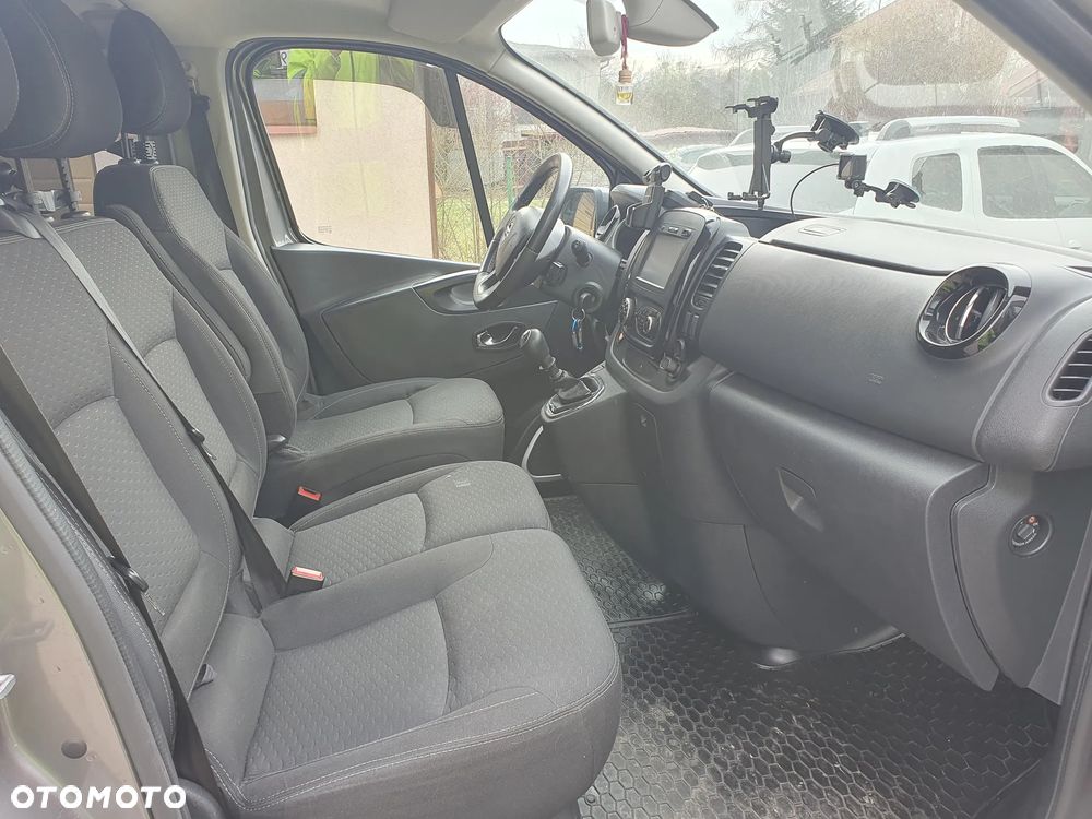 Opel Vivaro - 11