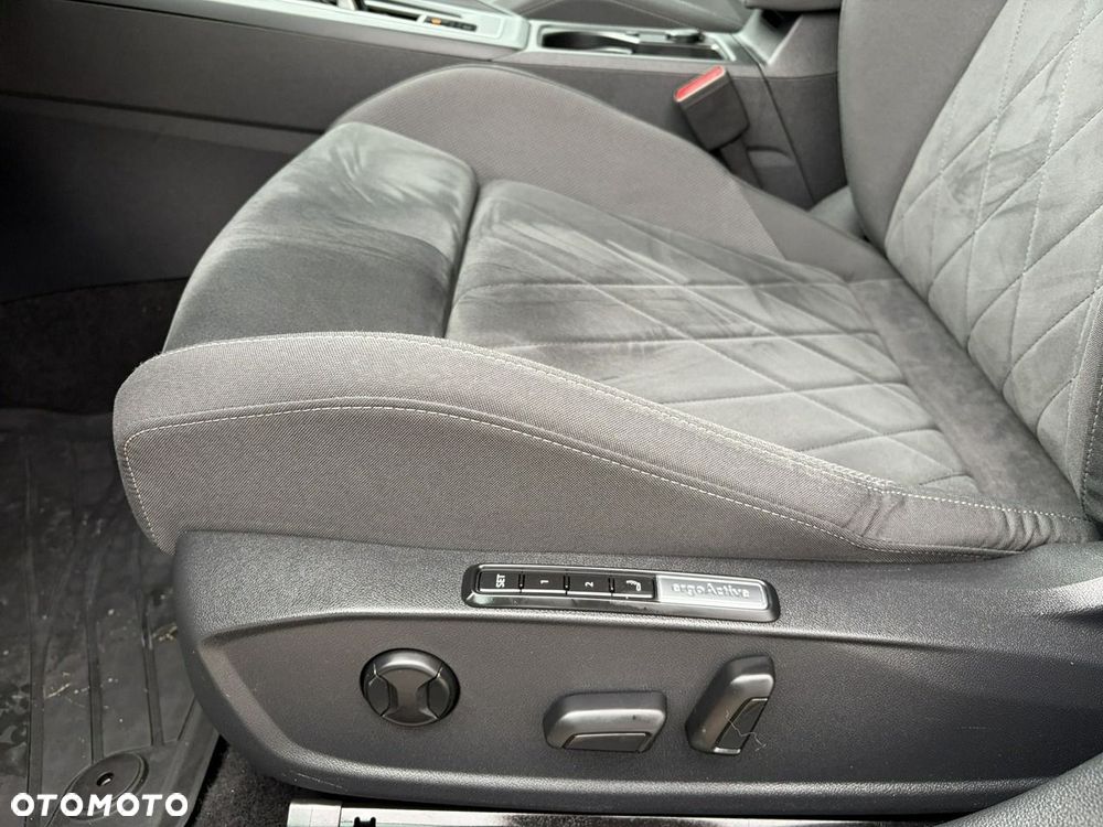 Volkswagen Golf 1.5 eTSI EVO Style DSG - 13