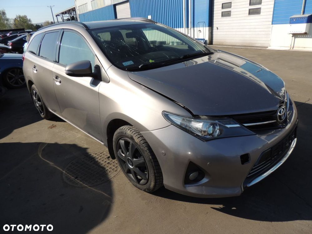 Ćwiartka nadwozia prawy przód Toyota Auris II kombi E18 - 1