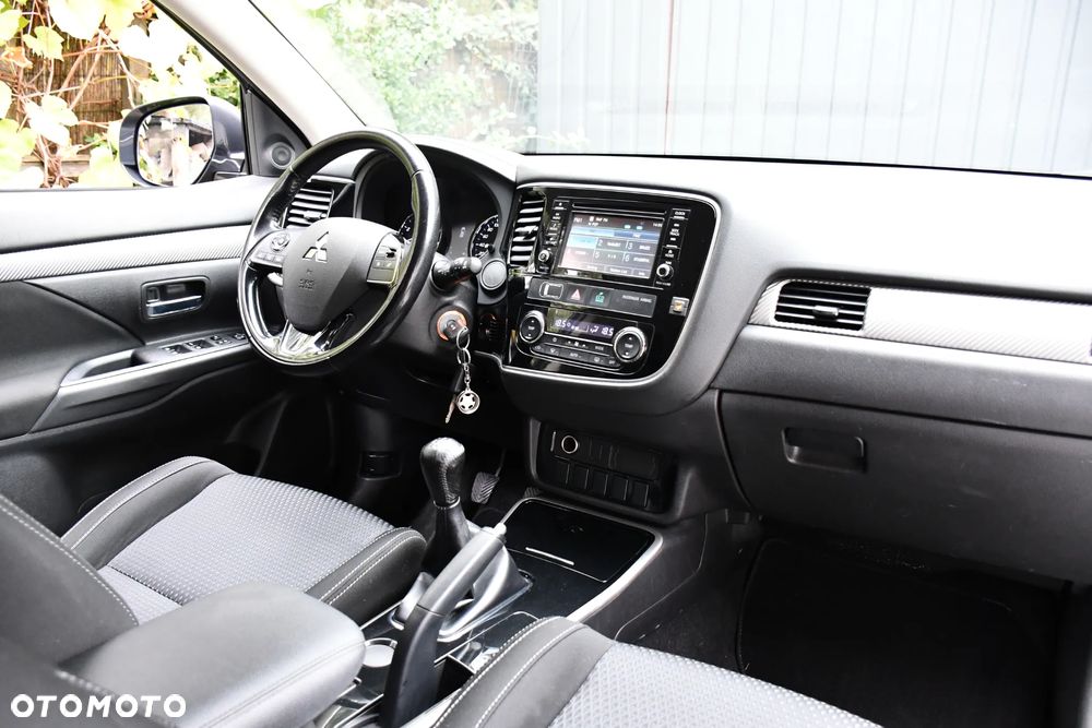 Mitsubishi Outlander - 29