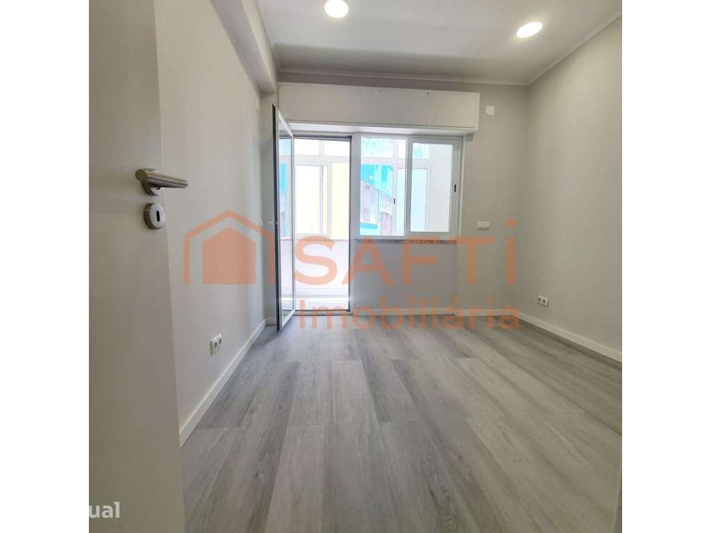 Apartamento T1 com varanda remodelado, na Amadora - Grande imagem: 2/7