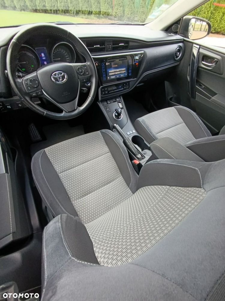 Toyota Auris - 12