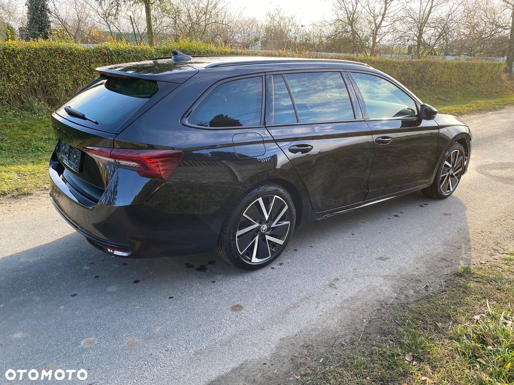 Skoda Octavia 1.5 TSI mHEV DSG Sportline - 6