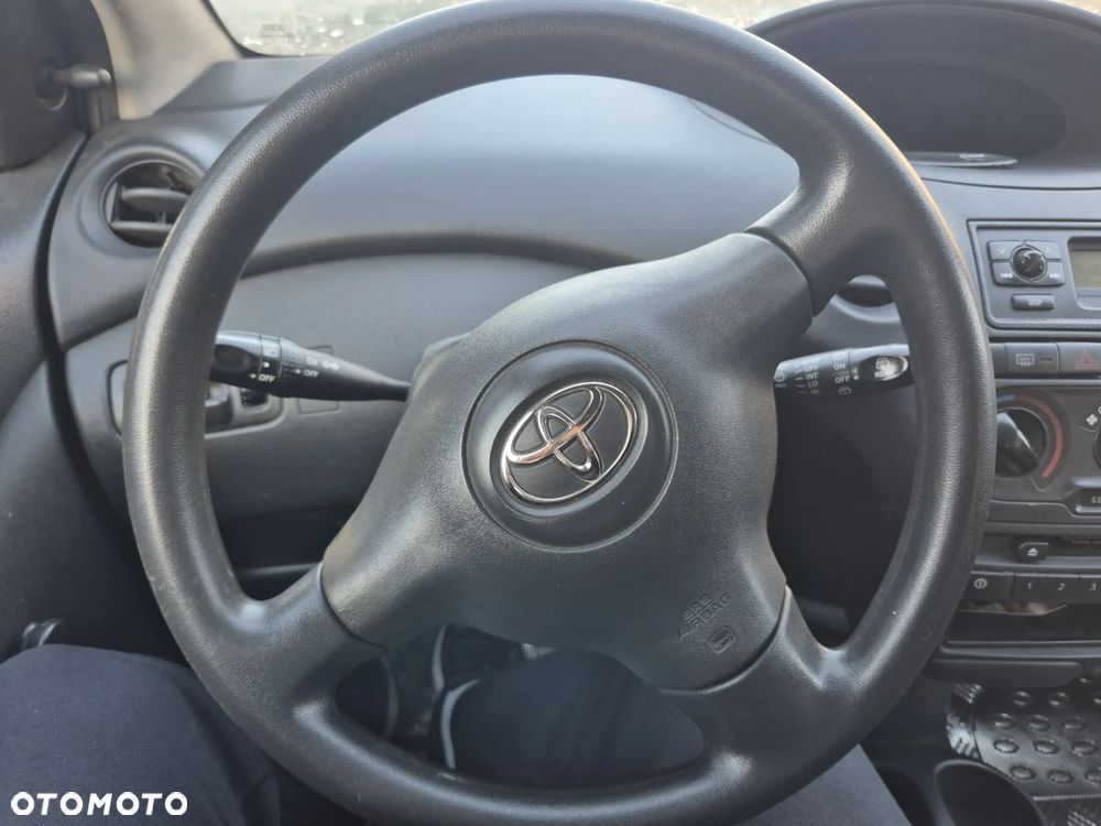 Toyota Yaris 1.0 Base - 16