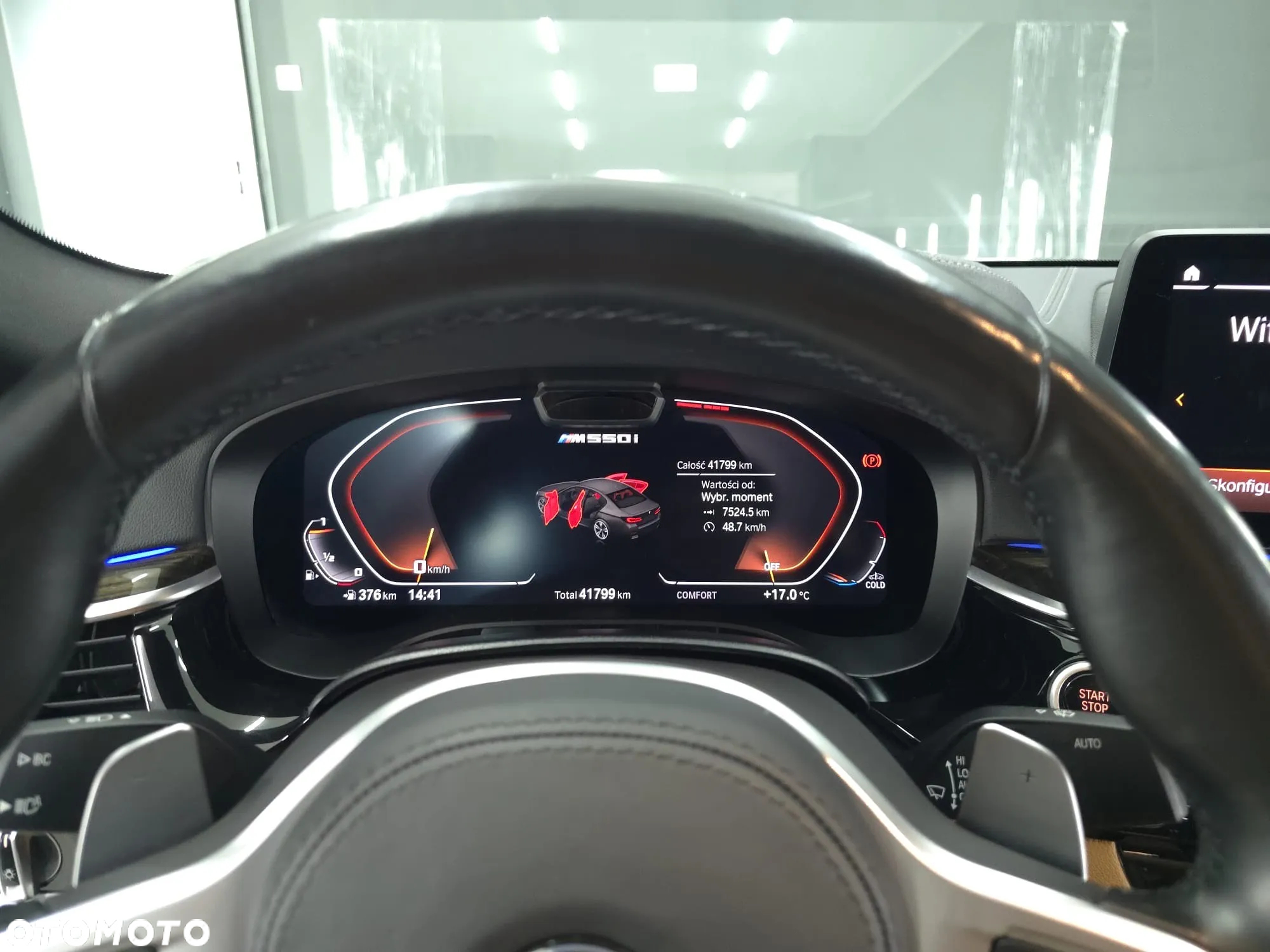 BMW Seria 5 M550i xDrive sport - 10