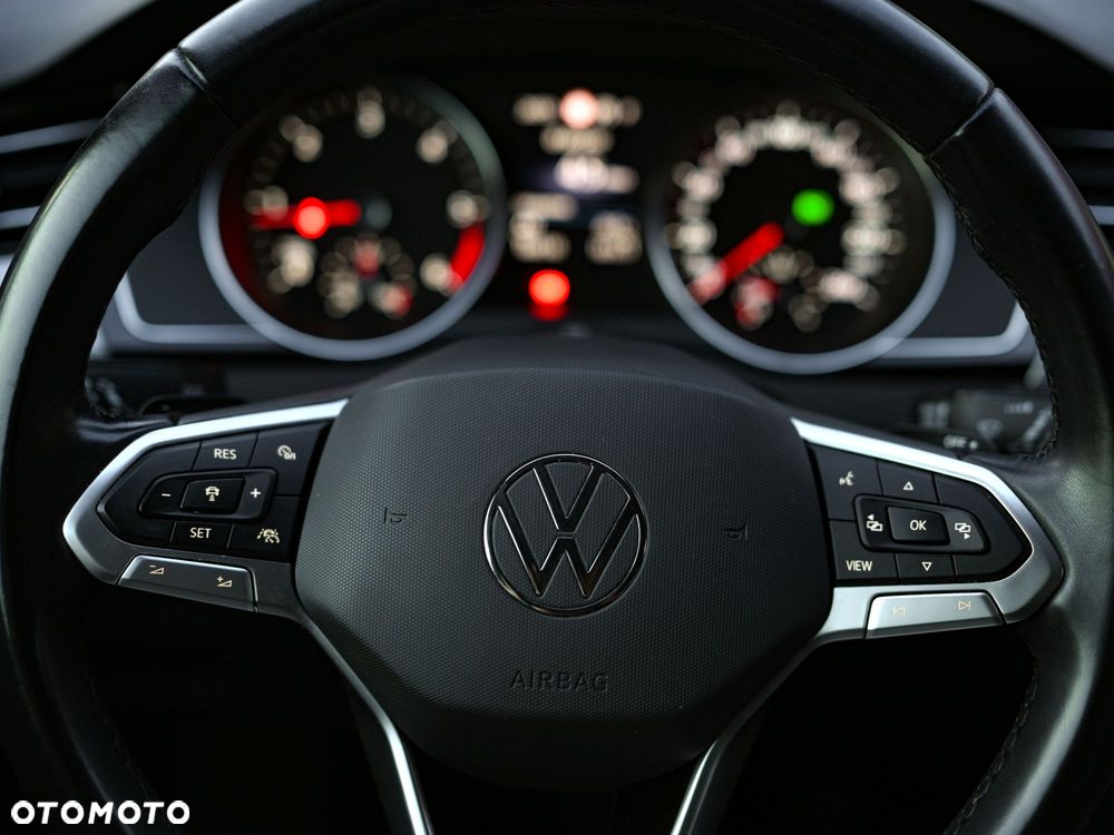 Volkswagen Passat 2.0 TDI SCR DSG Comfortline - 32