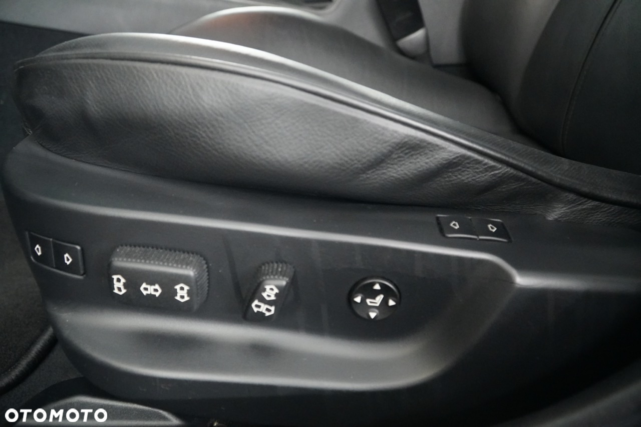 BMW Seria 7 740i - 33