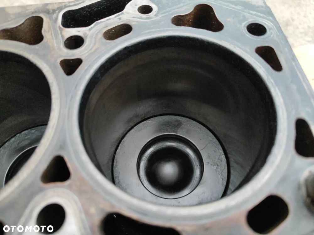 Blok silnika + wał korbowy i tłoki silnika 2.2 HDI Euro 5 130KM do Peugeot Boxer Citroen Jumper II 11-16r Ford Transit Mk7 - 13