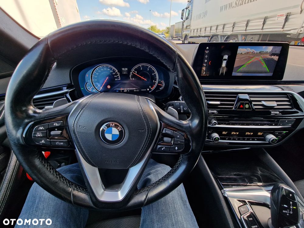 BMW Seria 5 525d Sport Line - 14