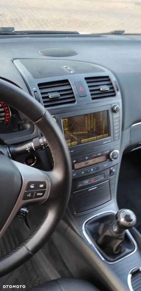 Toyota Avensis - 14