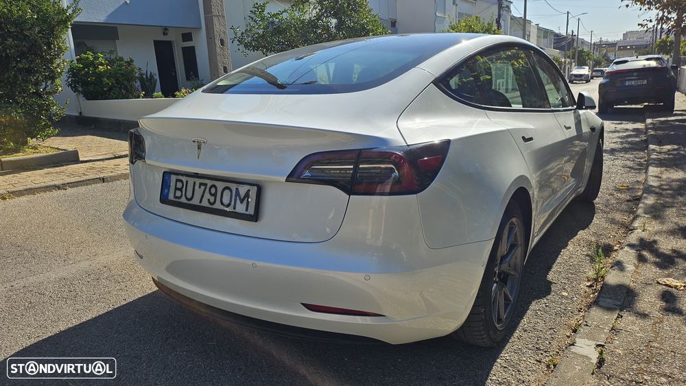 Tesla Model 3 - 12