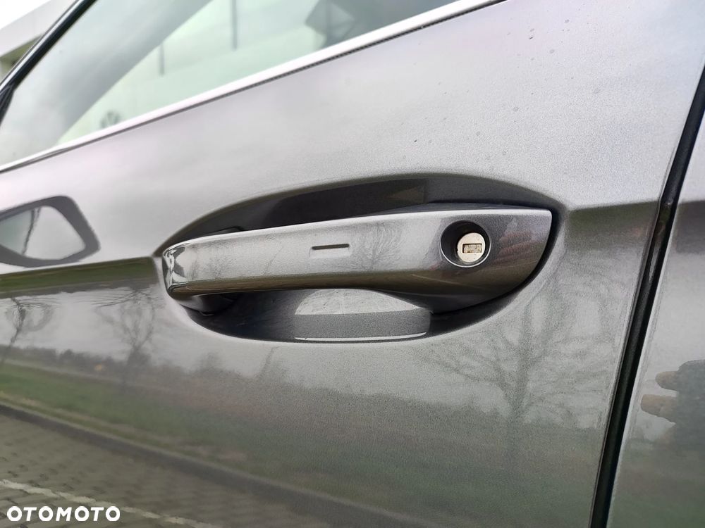 Volkswagen Passat 1.5 TSI ACT mHEV Elegance DSG - 19