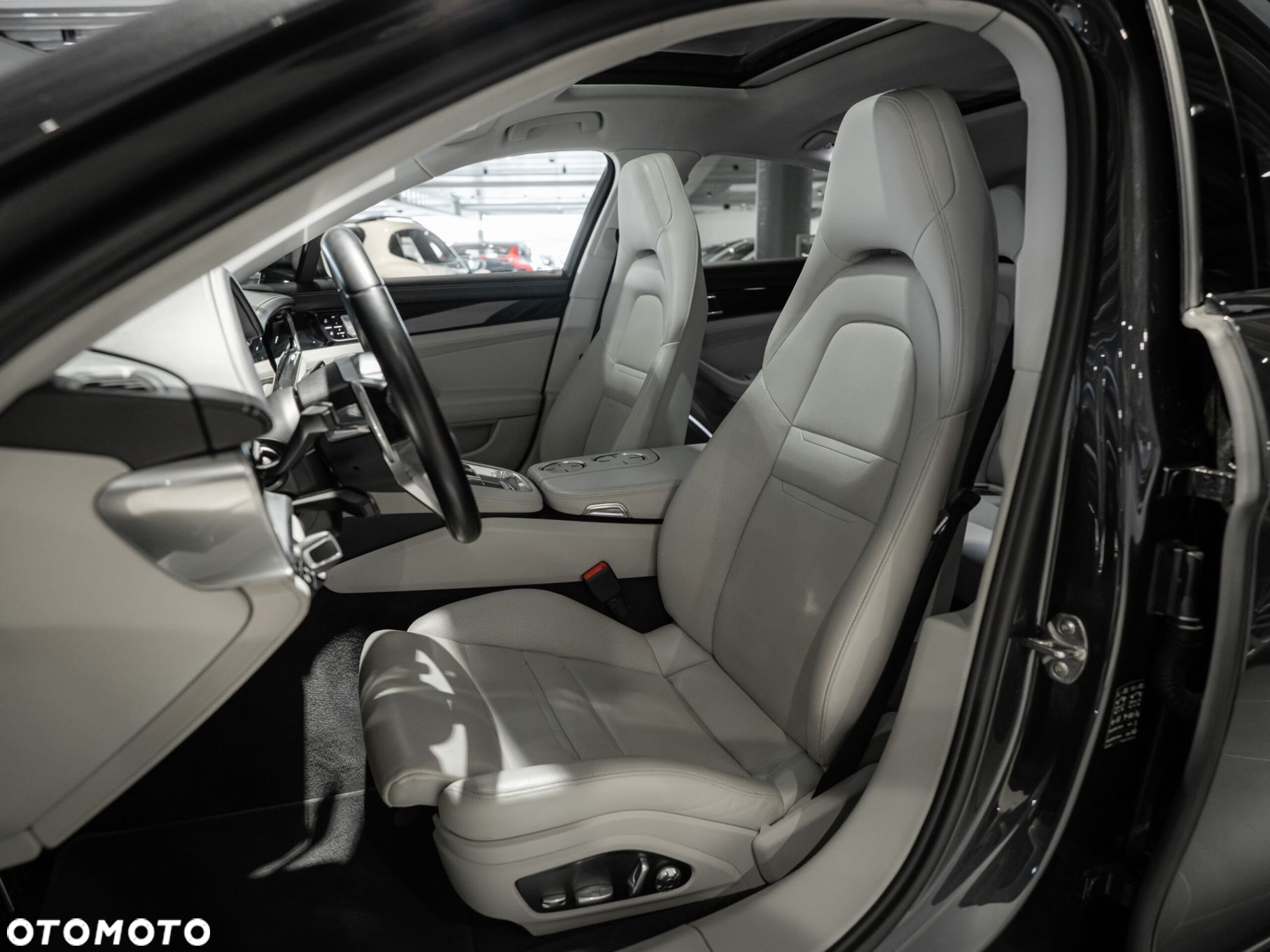 Porsche Panamera - 18