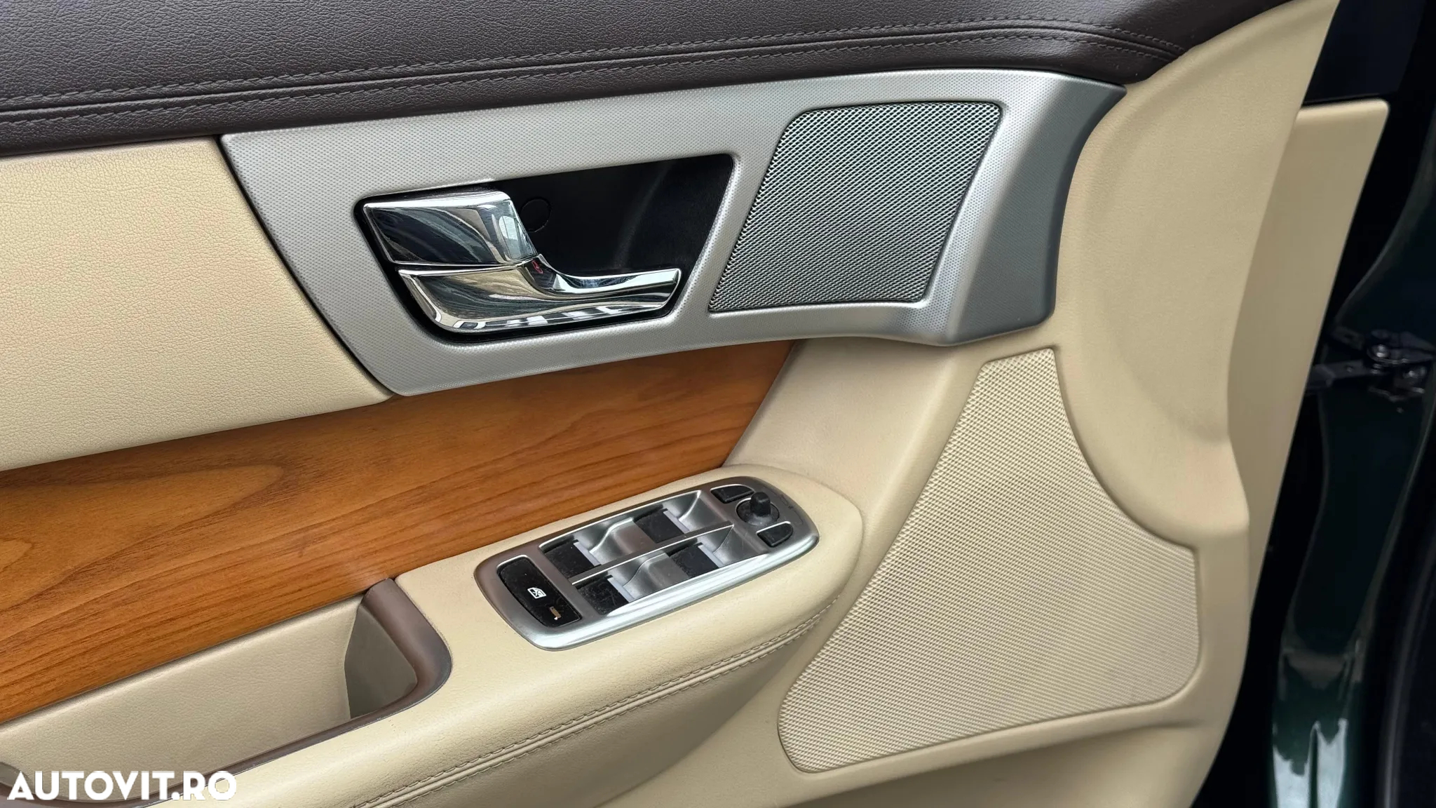Jaguar XF 2.2D Premium Luxury - 14