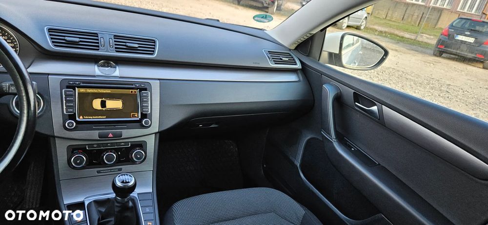 Volkswagen Passat 2.0 TDI Highline - 26
