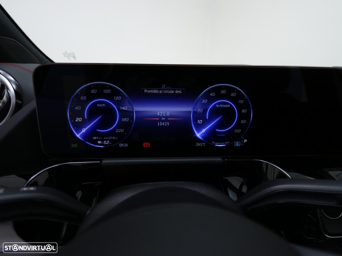 Mercedes-Benz EQA 300 4Matic AMG Line - 24