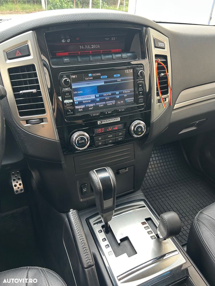 Mitsubishi Pajero 3.2 DI-D Instyle - 17