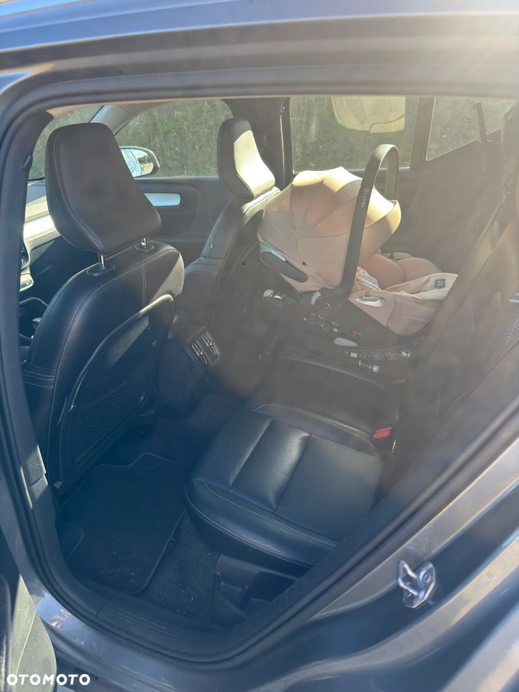 Volvo XC 40 D4 AWD Momentum - 10