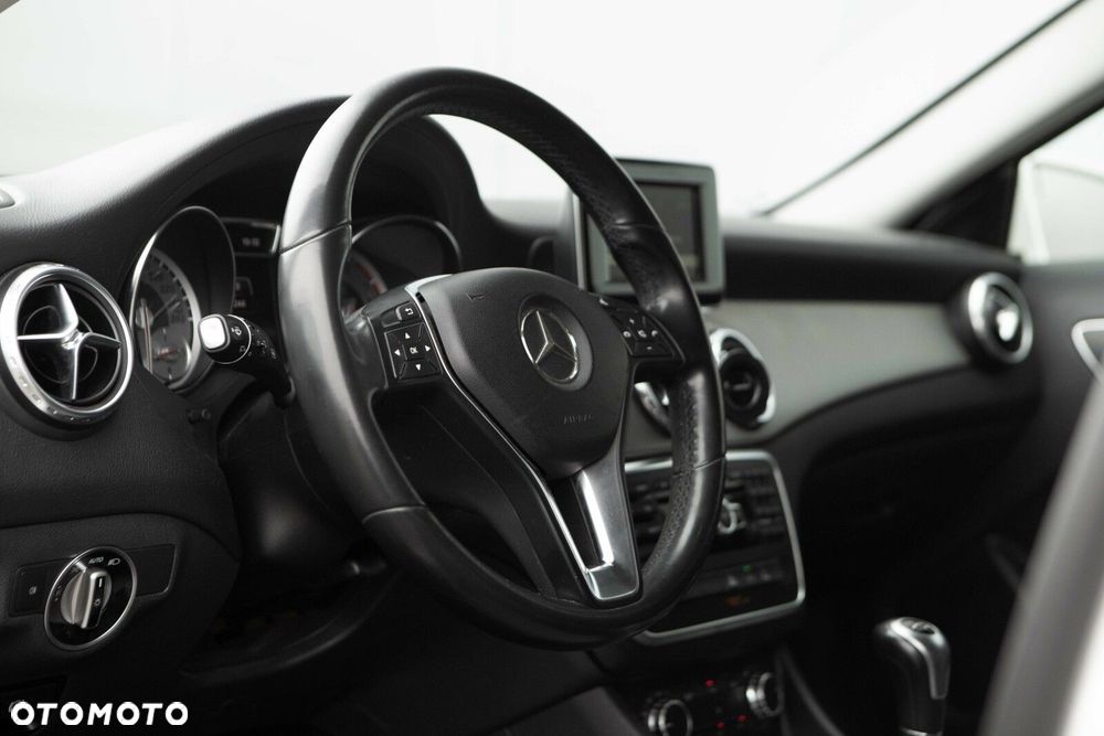 Mercedes-Benz GLA - 19