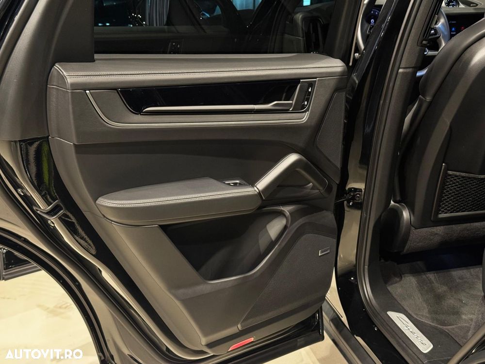 Porsche Cayenne - 13