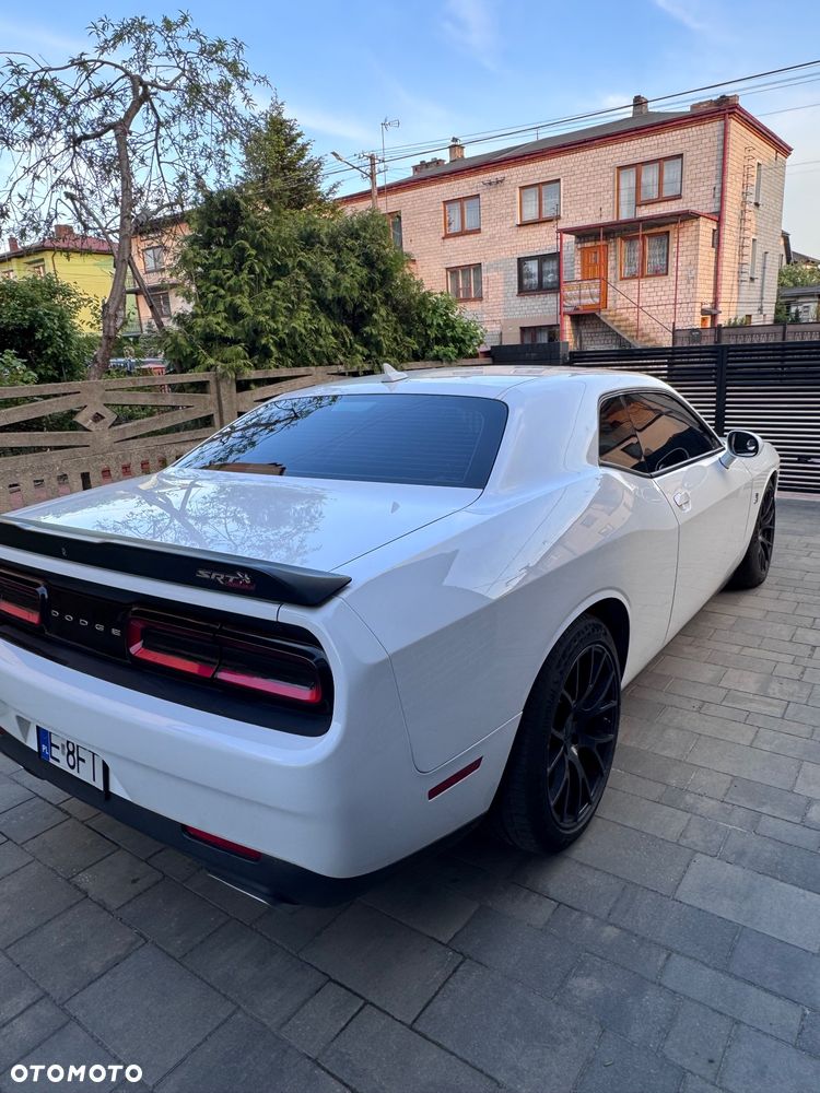 Dodge Challenger - 15