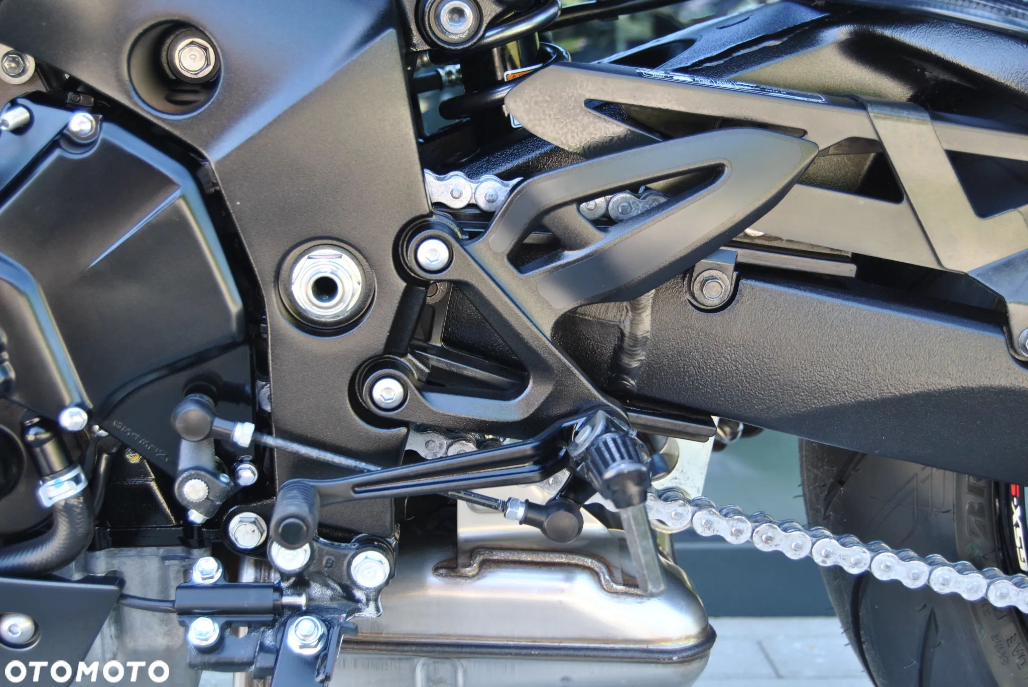 Suzuki GSX - 16