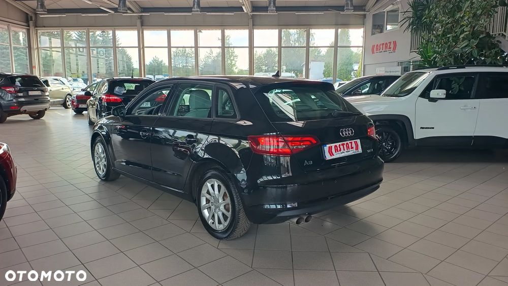 Audi A3 Sportback 1.4 TFSI Ambiente - 23