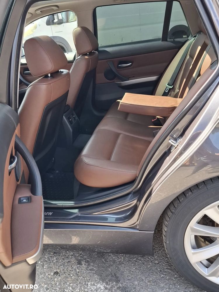 BMW Seria 3 318d DPF Touring - 23