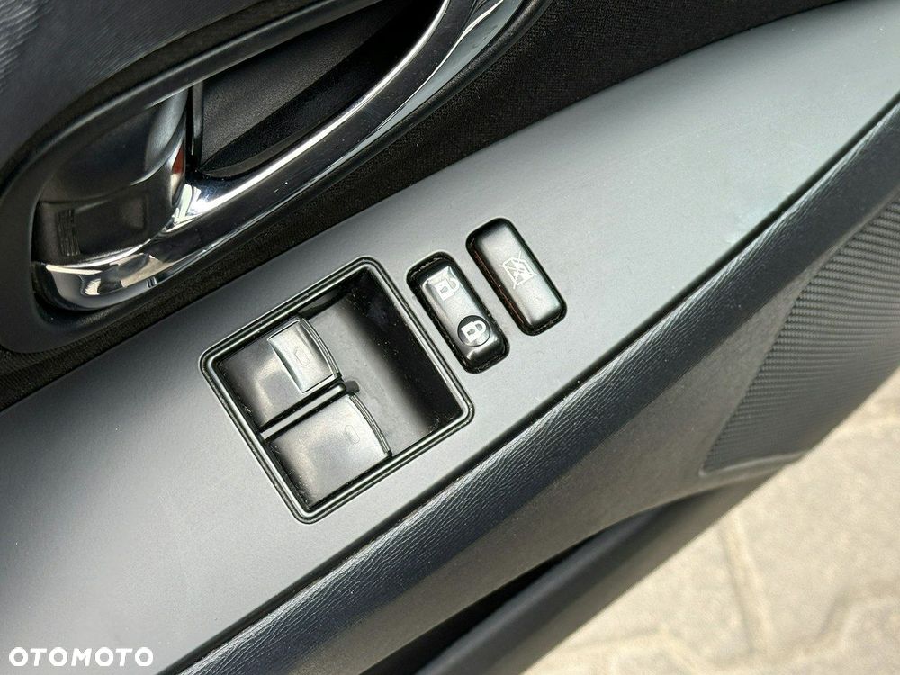 Toyota Avensis 2.0 D-4D Active - 14