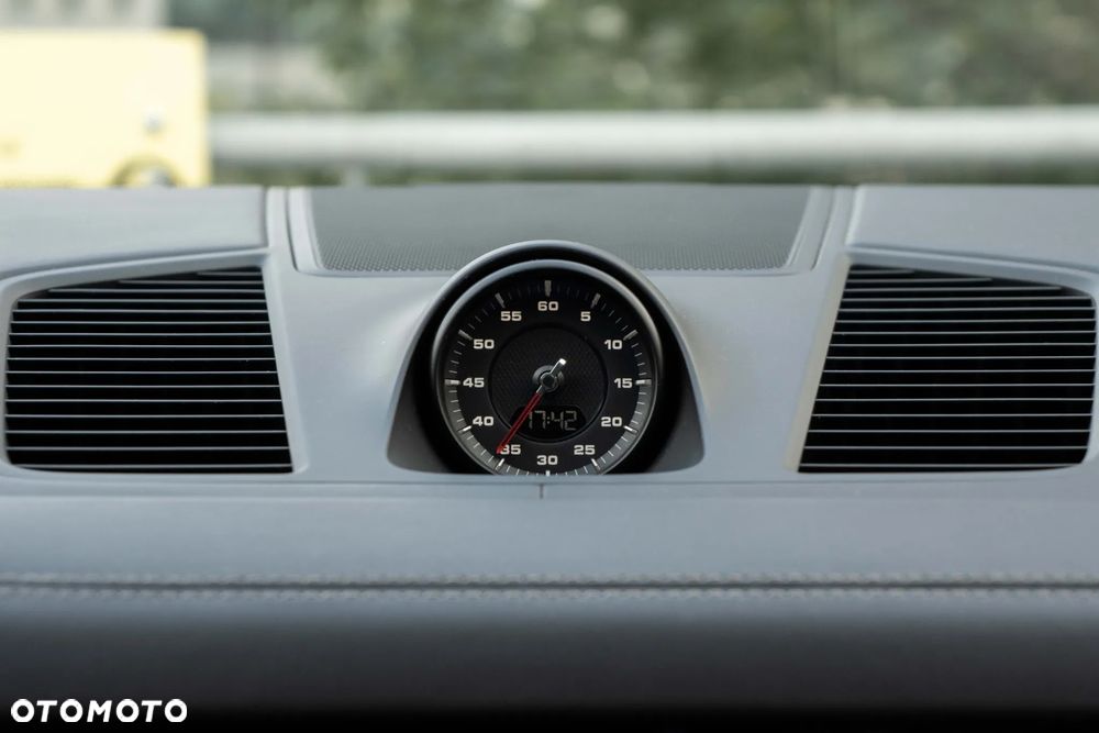 Porsche Cayenne - 27