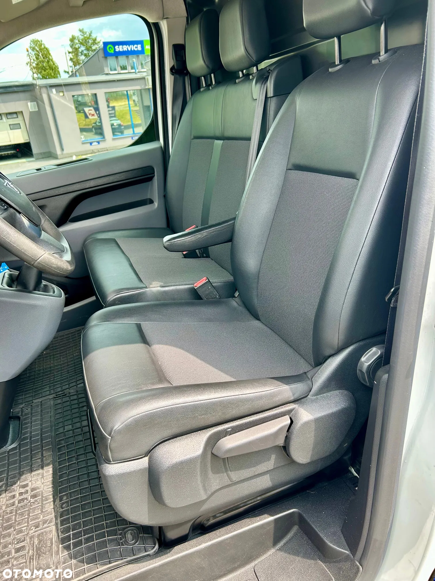 Opel Vivaro - 11