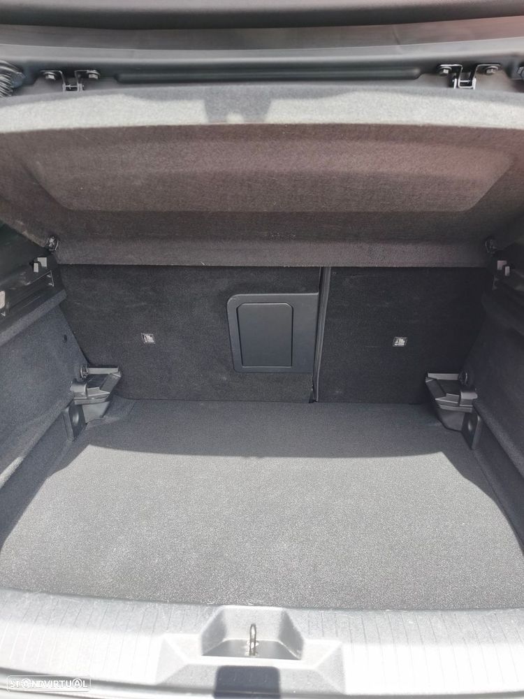 Opel Astra 1.2 T Elegance - 28