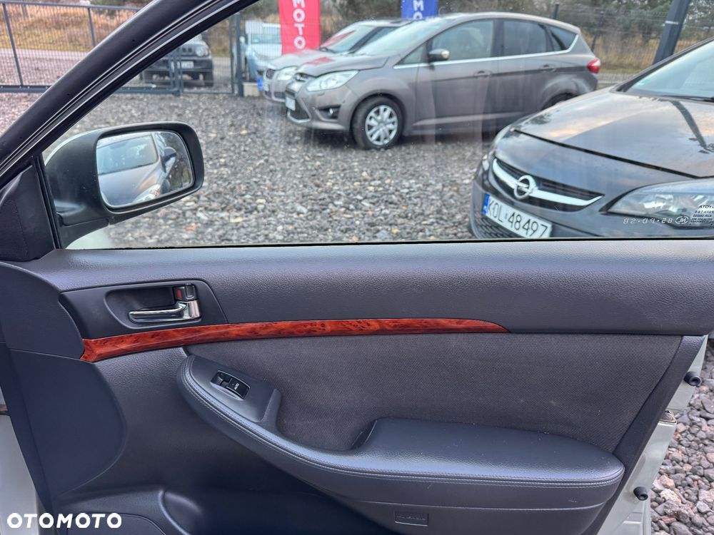 Toyota Avensis 1.8 VVT-i Sol - 18