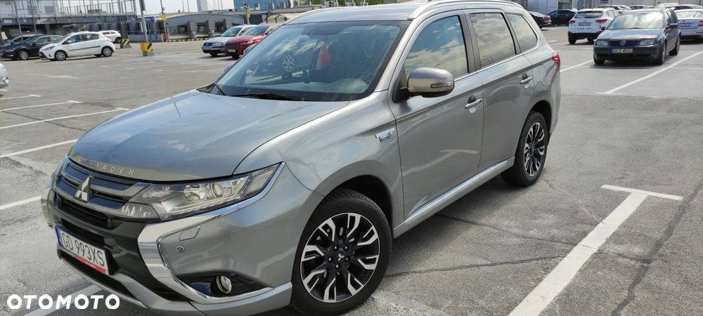 Mitsubishi Outlander 2.0 4WD Plus - 2