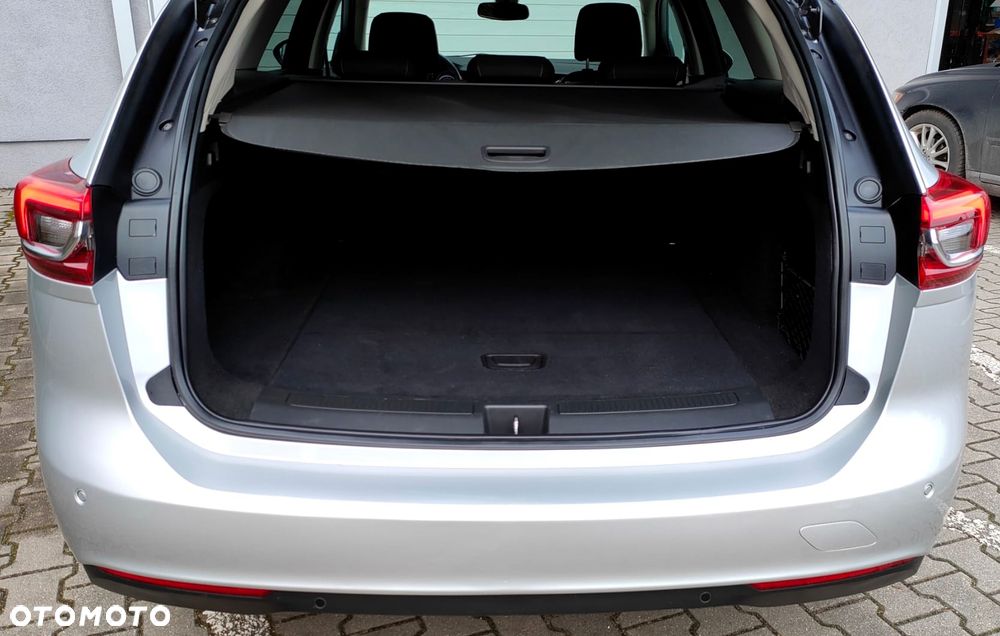 Opel Insignia - 32