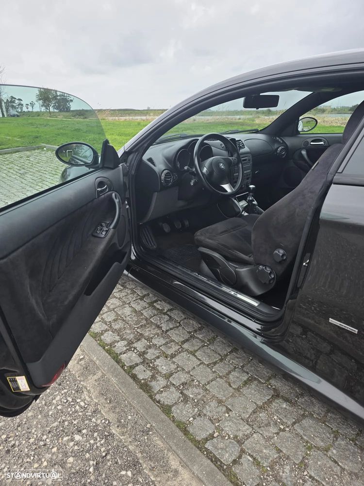 Alfa Romeo GT 1.9 JTD M-JET - 9