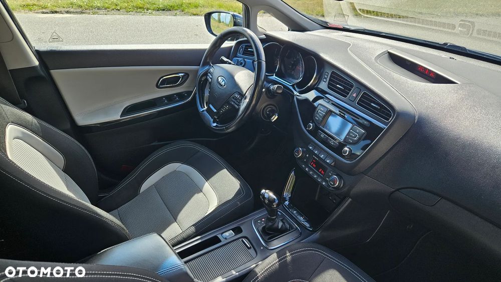 Kia Ceed 1.6 GDI DCT Spirit - 9