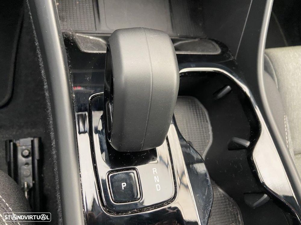 Volvo XC 40 2.0 B3 Plus Dark - 22