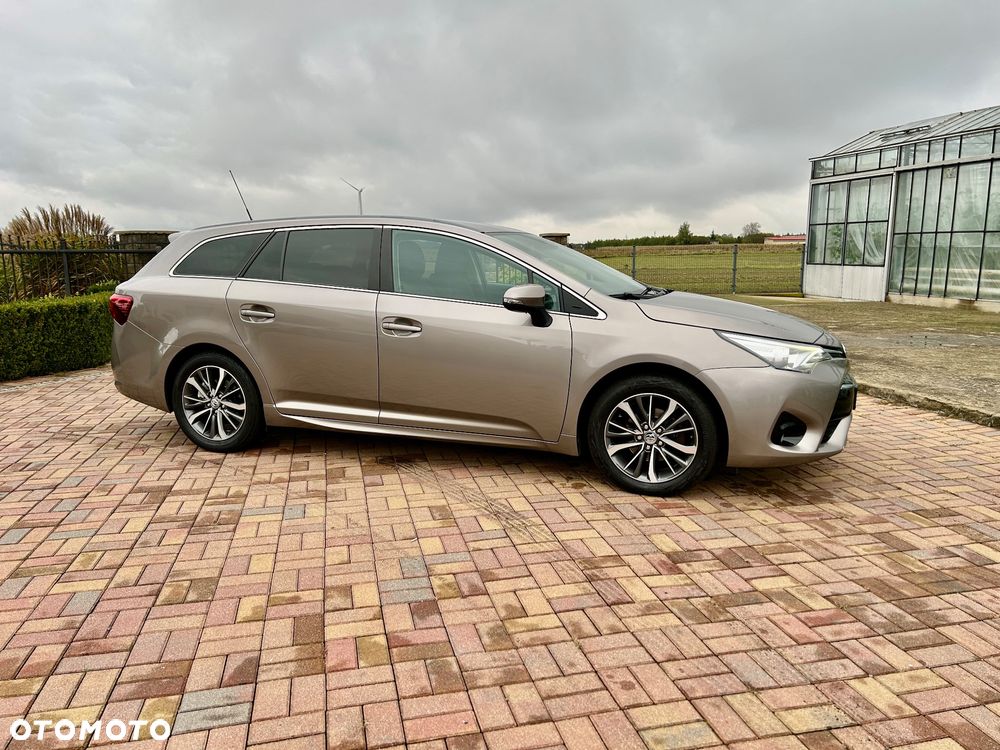 Toyota Avensis Touring Sports 1.6 D-4D - 13