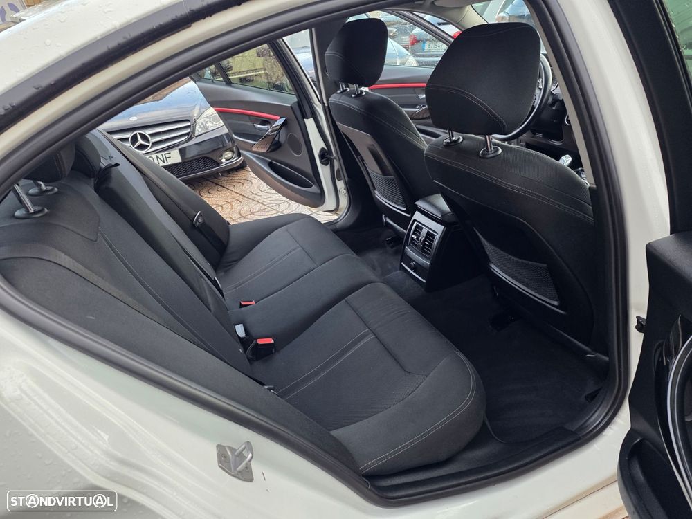 BMW 330 e iPerformance Line Sport - 17