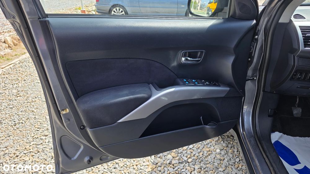 Mitsubishi Outlander 2.0 DI-D 4WD Inform - 15