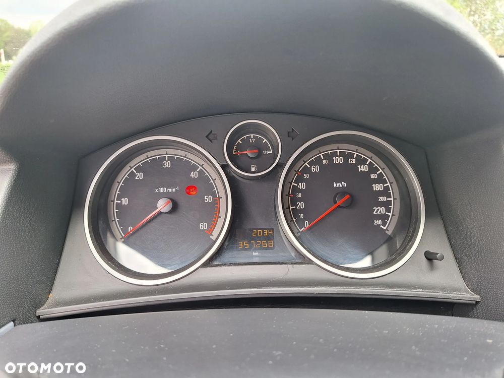 Opel Astra III 1.9 CDTI Essentia - 13