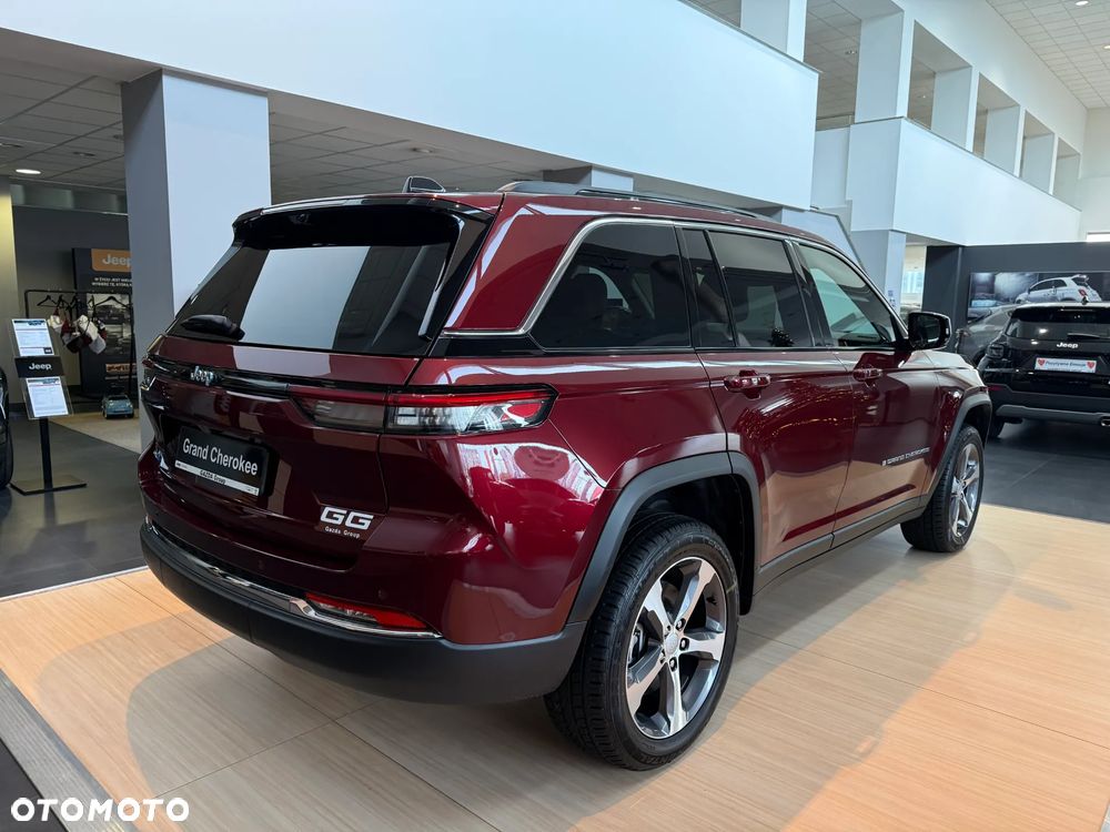 Jeep Grand Cherokee - 10