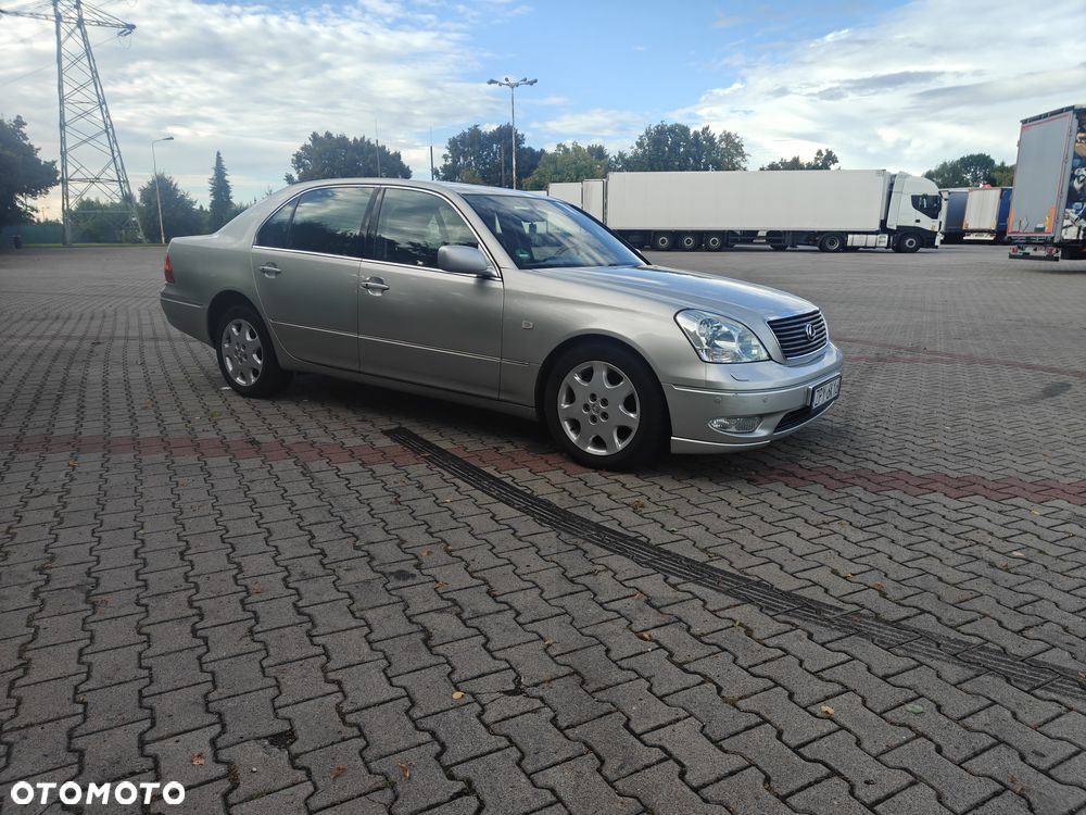 Lexus LS Standard - 12